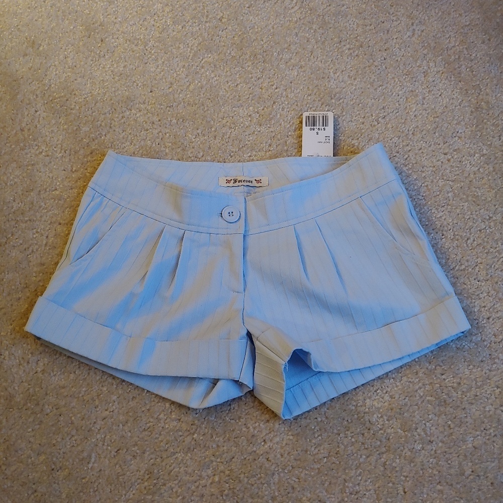 NWT Forever 21 cuffed pleated shorts